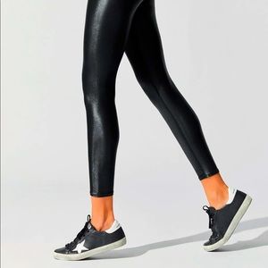Carbon 38 High Rise 7/8 Takara Shine Leggings in Black